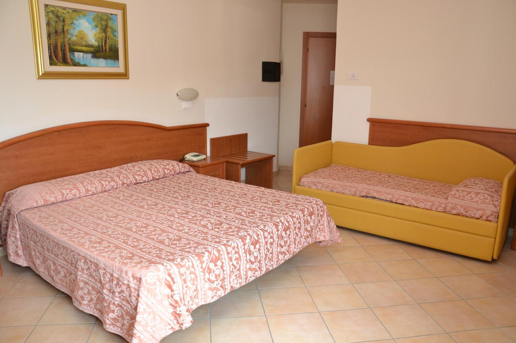 Hotel Perticari Pesaro Esterno foto