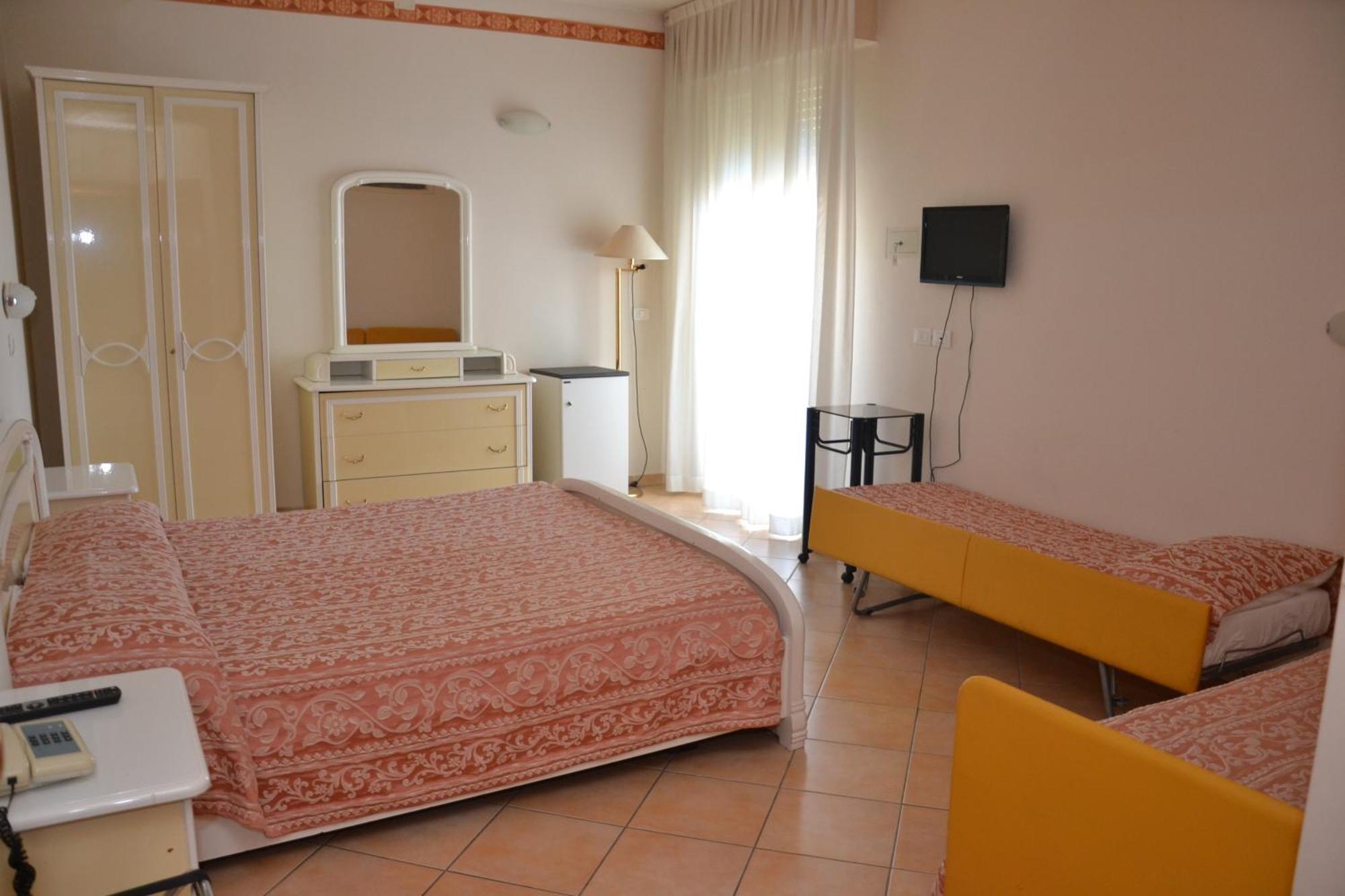 Hotel Perticari Pesaro Esterno foto