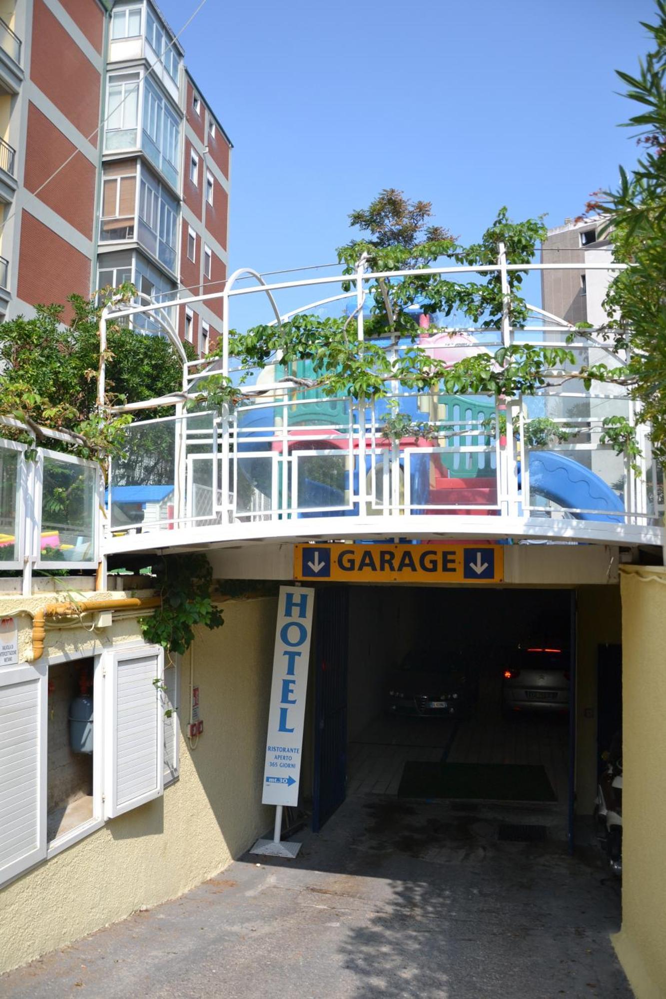 Hotel Perticari Pesaro Esterno foto