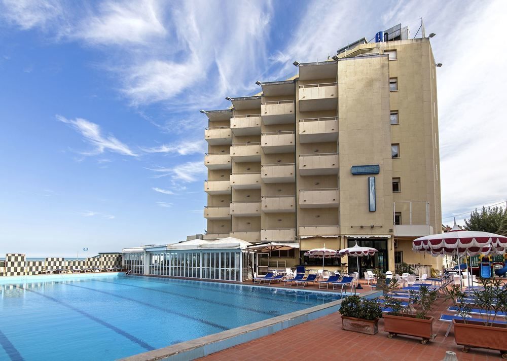 Hotel Perticari Pesaro Esterno foto