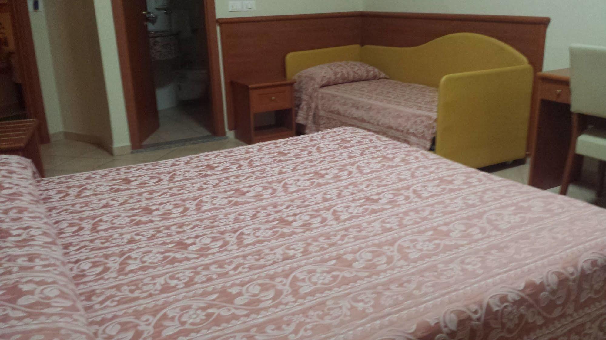 Hotel Perticari Pesaro Esterno foto