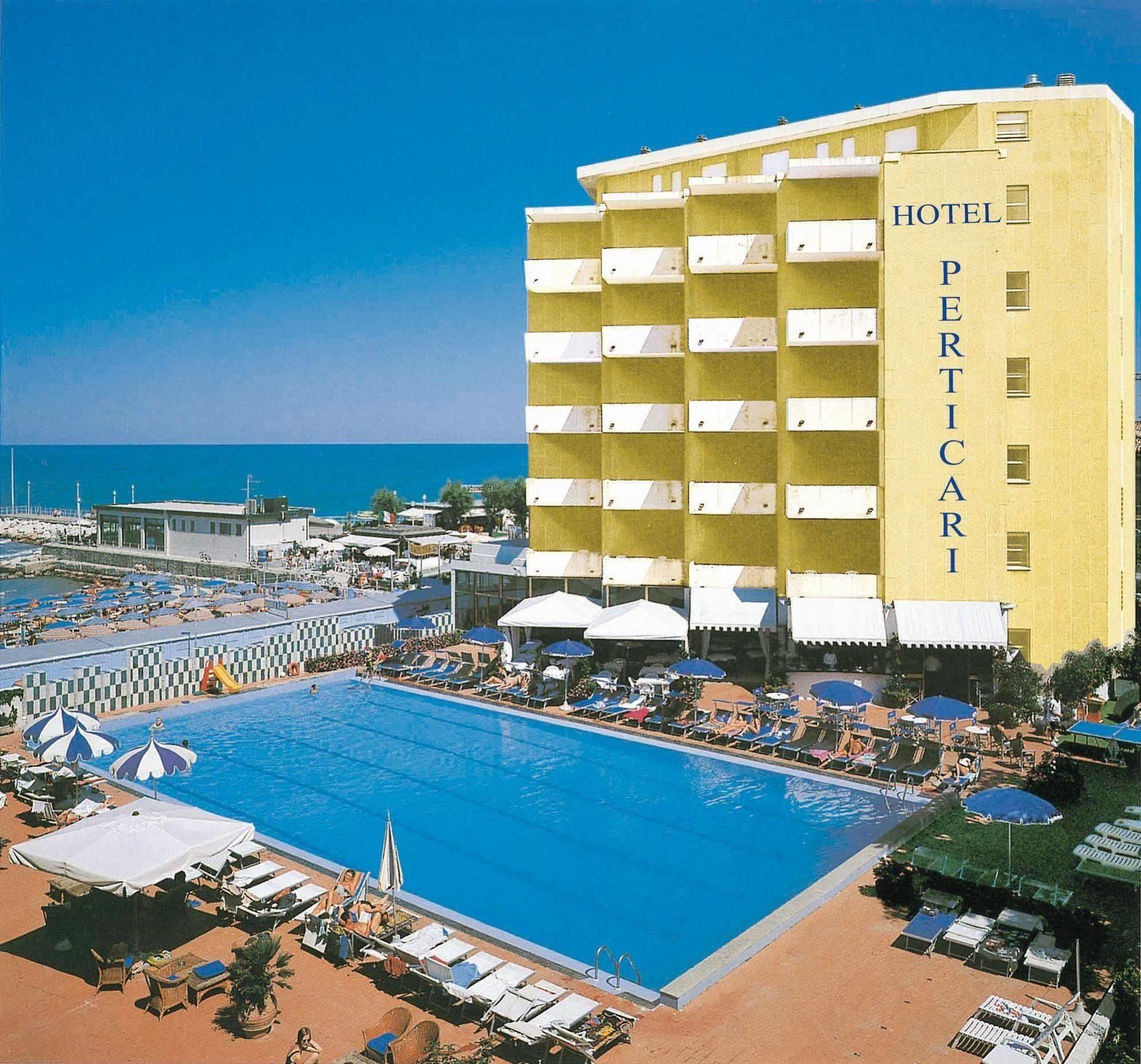 Hotel Perticari Pesaro Esterno foto