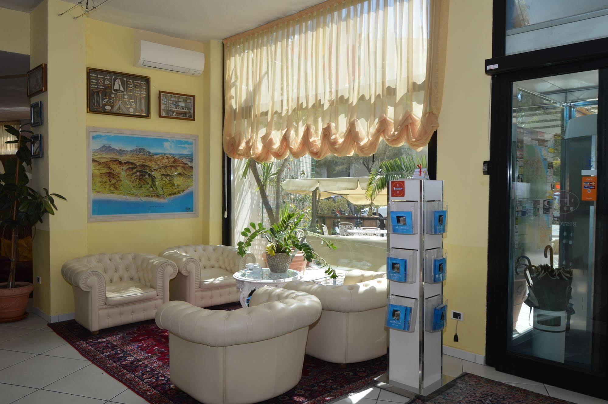 Hotel Perticari Pesaro Esterno foto
